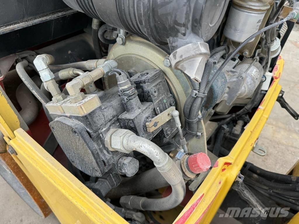 Dynapac CC1100 Çift tamburlu silindirler