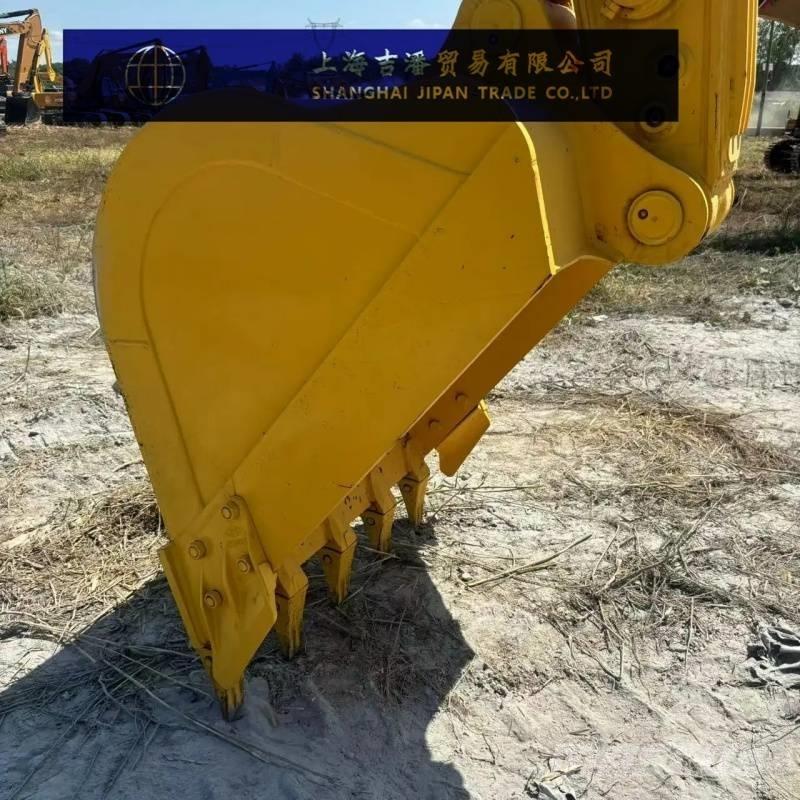 Komatsu PC 210 Paletli ekskavatörler