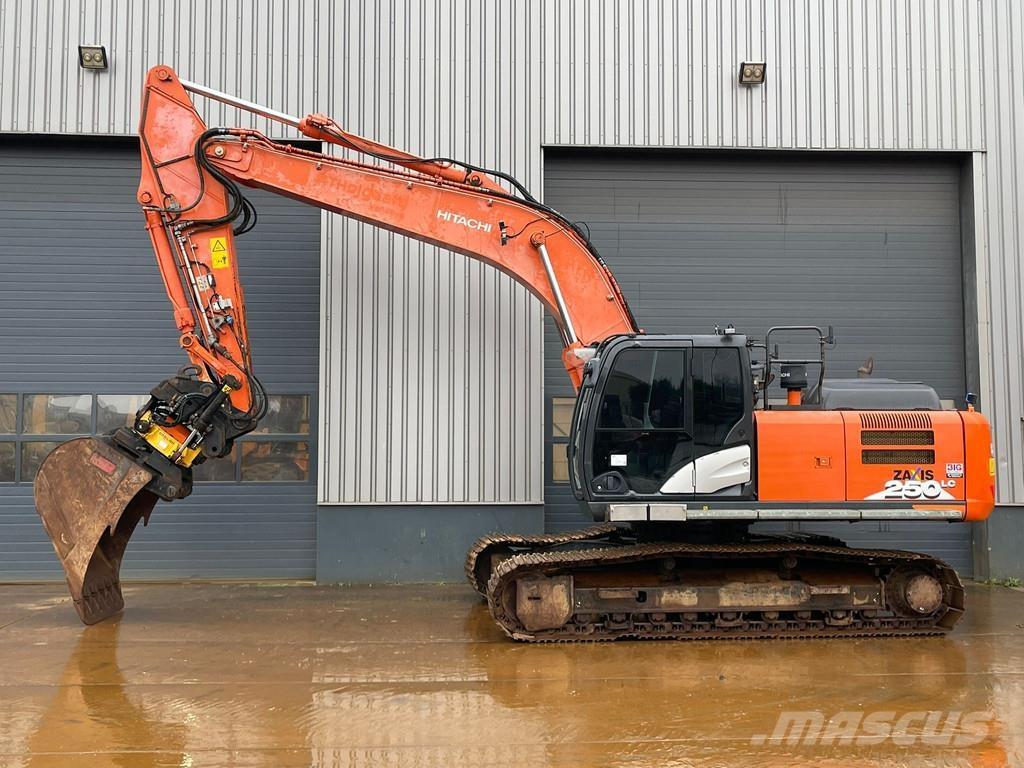 Hitachi ZX250LC-6 Paletli ekskavatörler