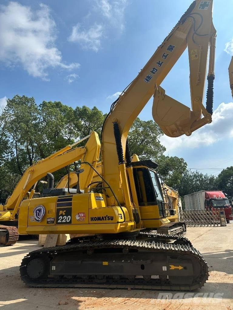Komatsu PC 220-8 Paletli ekskavatörler
