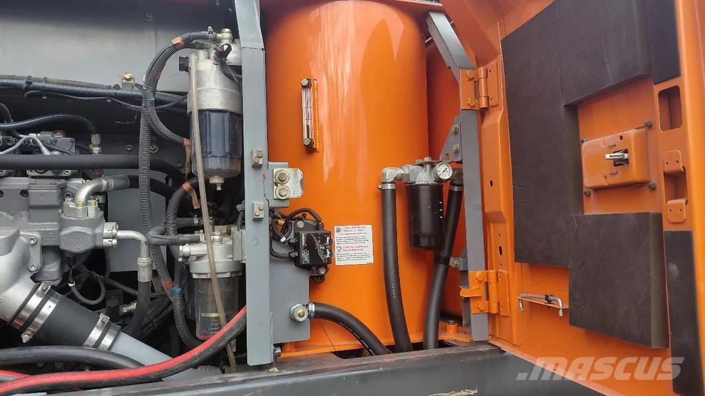 Hitachi ZX220W-5B Lastik tekerli ekskavatörler