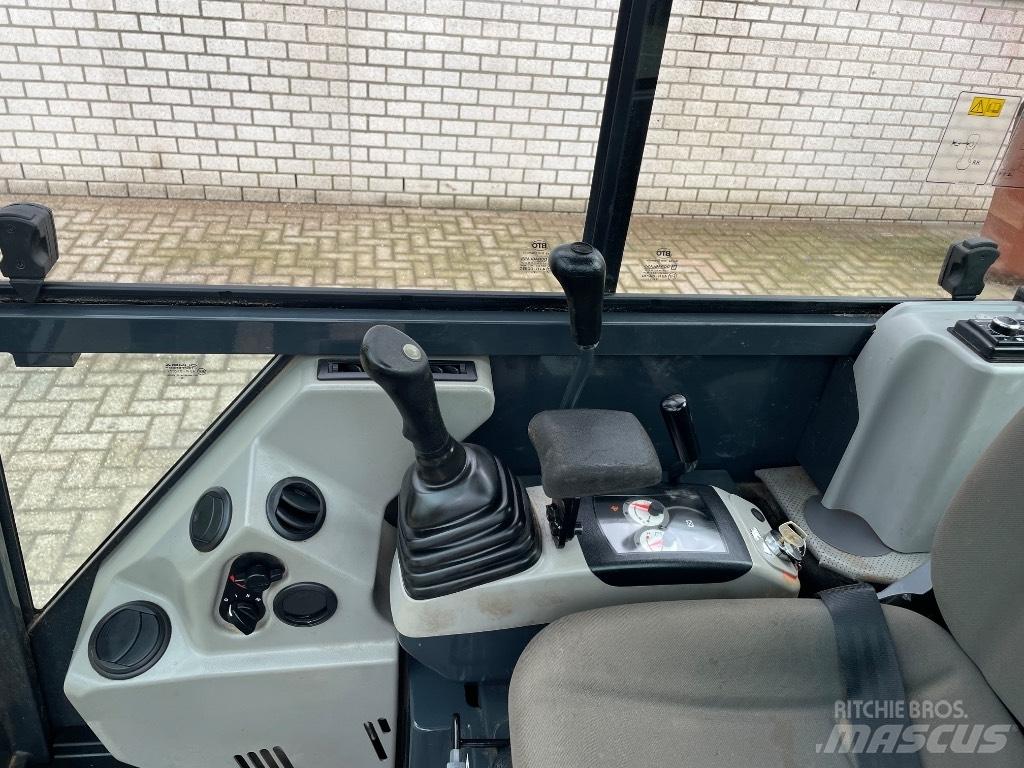 Komatsu PC 17 R-5 Mini ekskavatörler, 7 tona dek