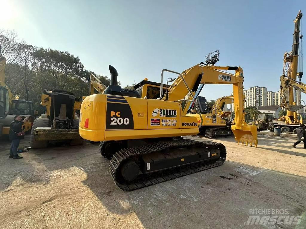 Komatsu PC 200 Paletli ekskavatörler