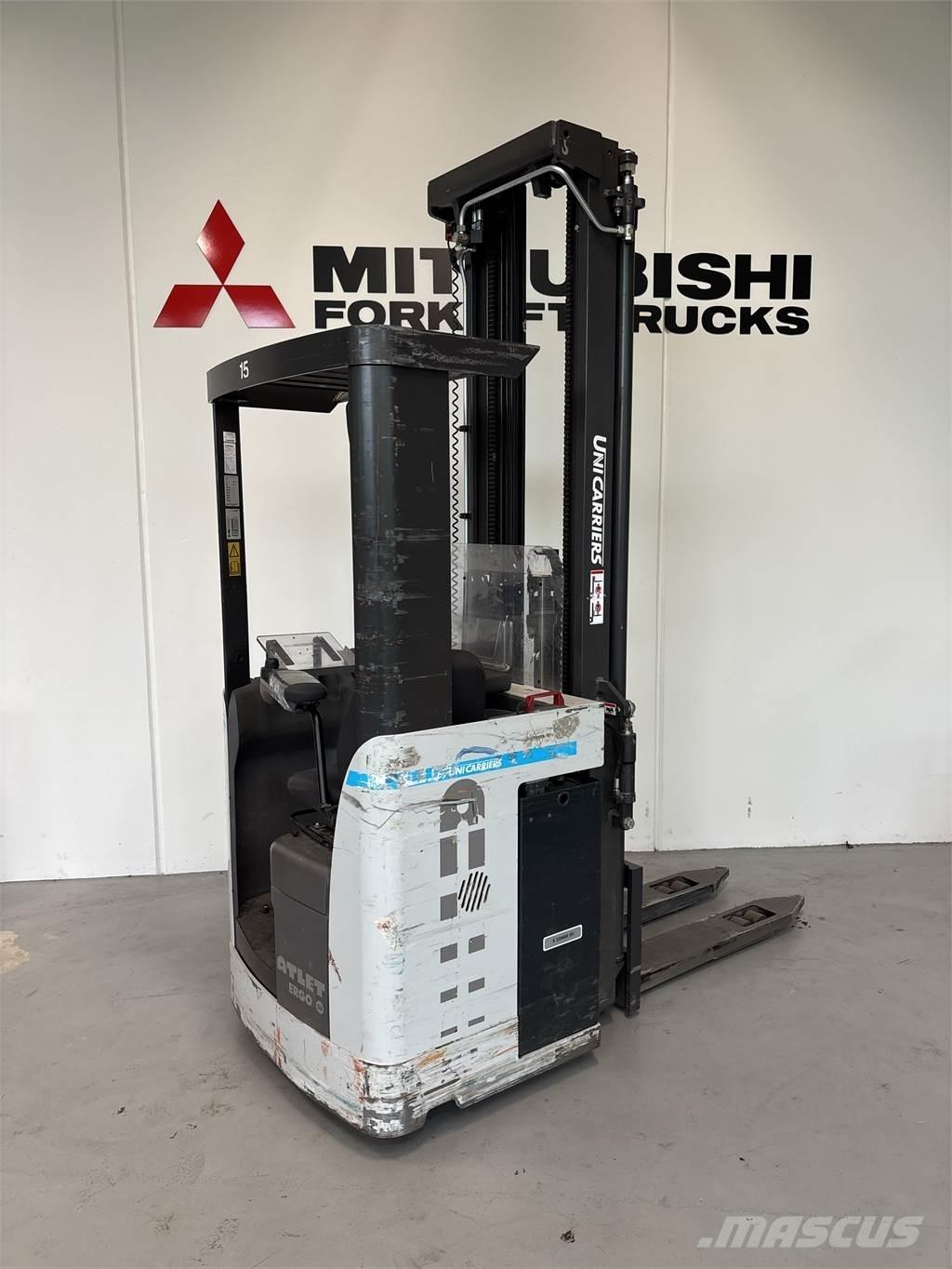 Atlet X160 Yaya kumandali istif makinasi