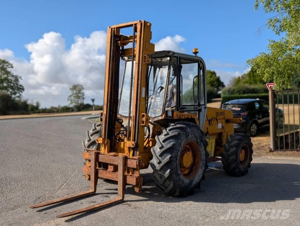 JCB 930 Arazi tipi forklift