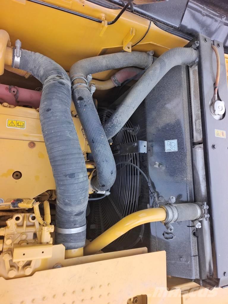 CAT 320 D2L Paletli ekskavatörler