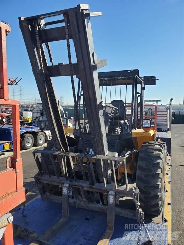 JCB 930 Arazi tipi forklift