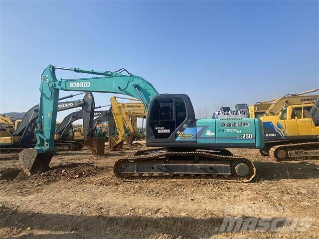 Kobelco SK250-8 Paletli ekskavatörler