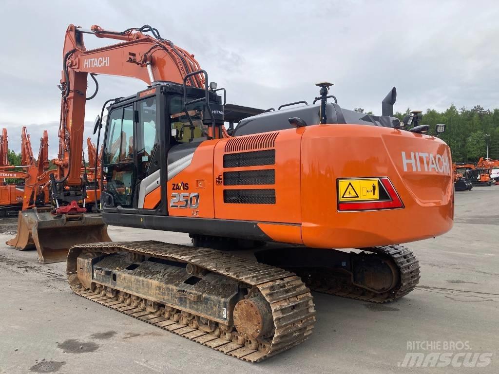 Hitachi ZX250LC-7 Paletli ekskavatörler