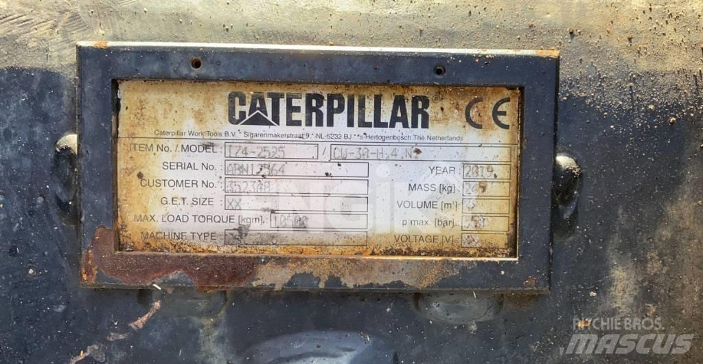 CAT Attache rapide Lastik tekerli ekskavatörler