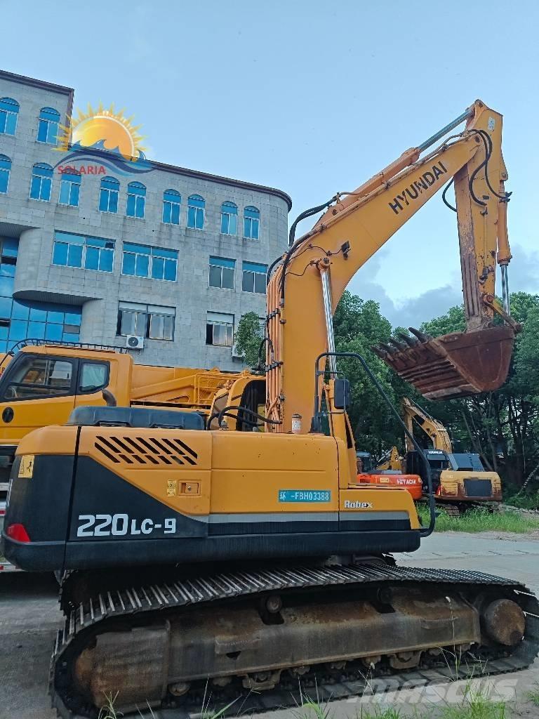 Hyundai R 220LC-9S Paletli ekskavatörler