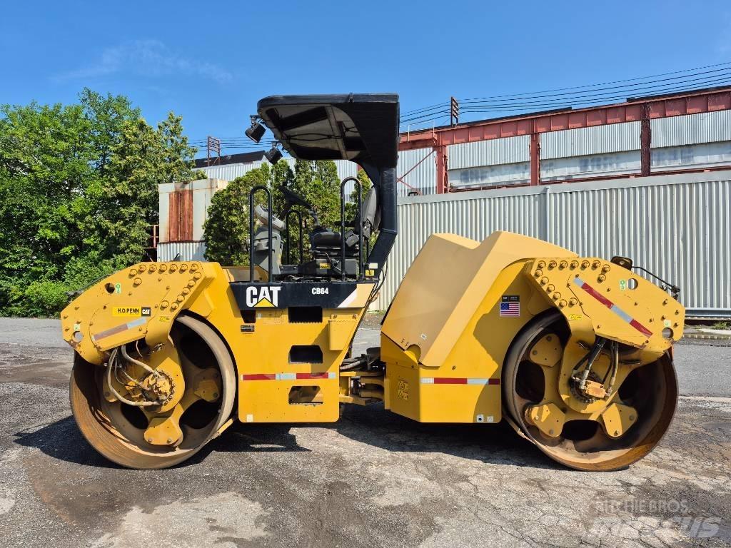 CAT CB 64 Çift tamburlu silindirler