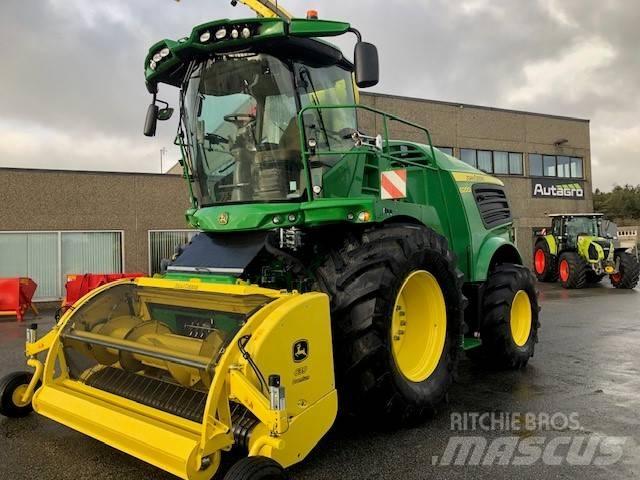 John Deere 8200 i Kendi yürür silaj makinalari