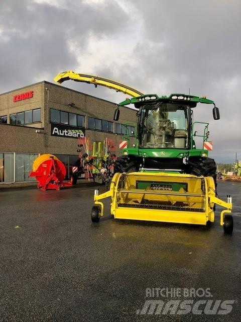 John Deere 8200 i Kendi yürür silaj makinalari