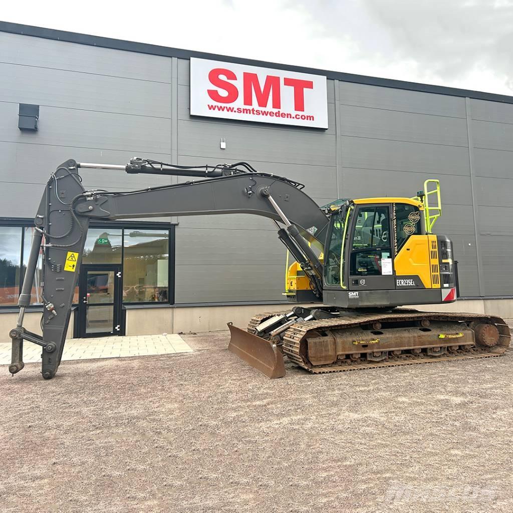 Volvo ECR 235 EL Paletli ekskavatörler