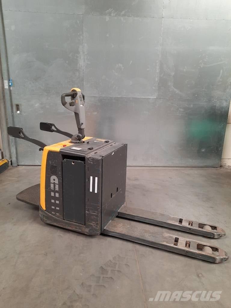 UniCarriers PMR200P Düsük seviye platformu