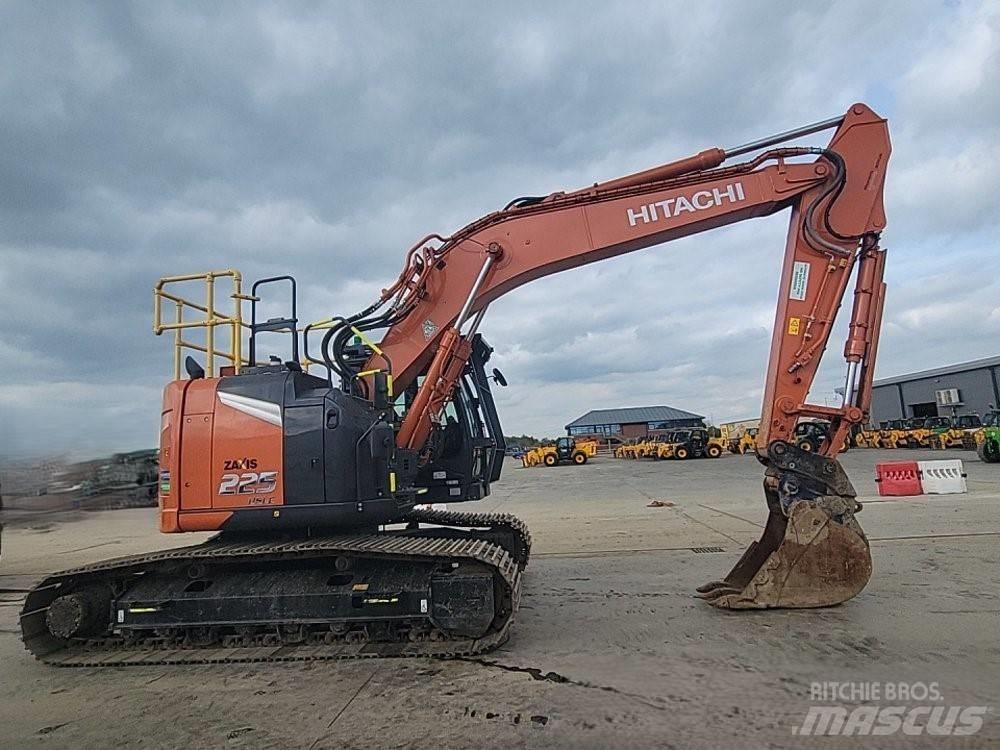 Hitachi ZX225USLC-7 Paletli ekskavatörler
