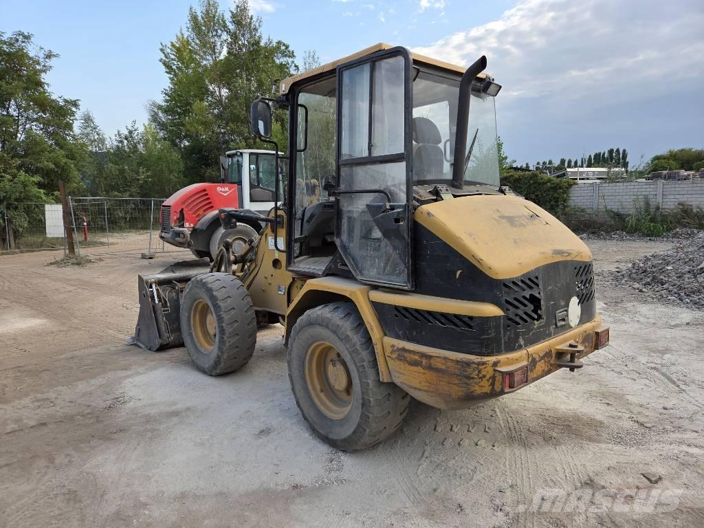 CAT 906 Tekerlekli yükleyiciler