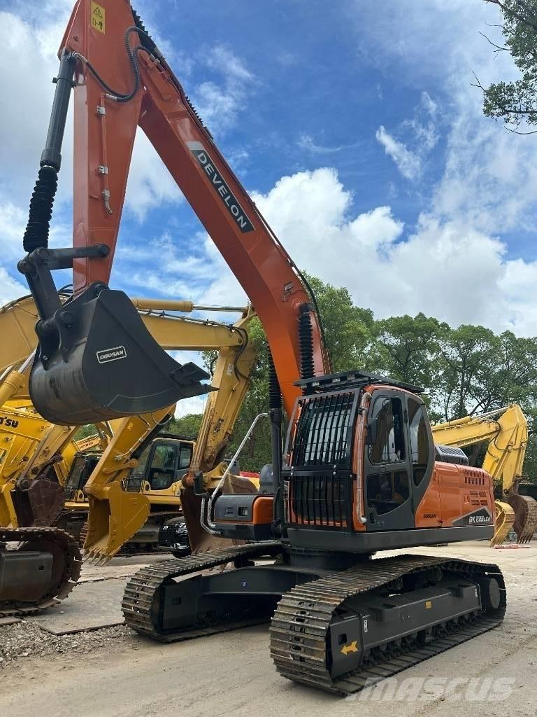 Develon DX 225 LCA Midi ekskavatörler 7 - 12 t