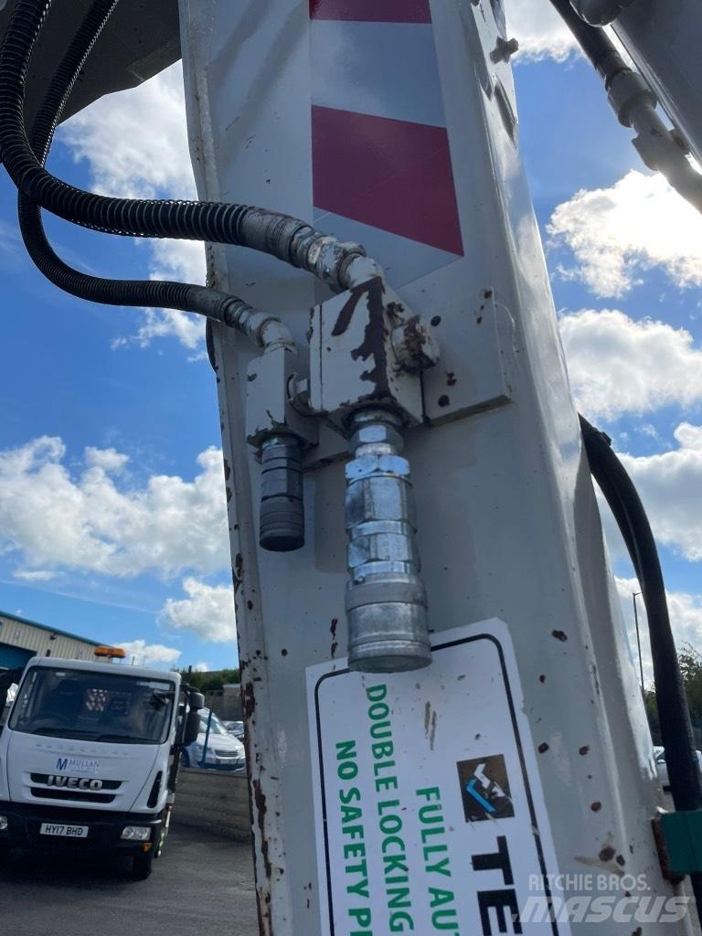 Takeuchi TB295W Lastik tekerli ekskavatörler