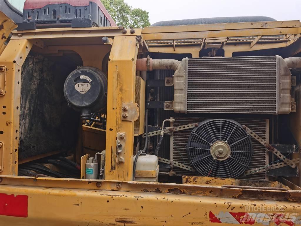 Komatsu PC 200-7 Paletli ekskavatörler