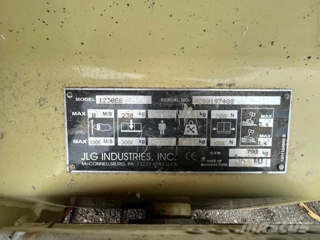 JLG 1230ES Teleskopik personel platformları
