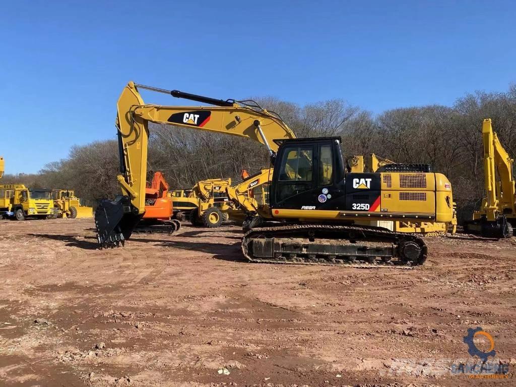 CAT 325 D Paletli ekskavatörler