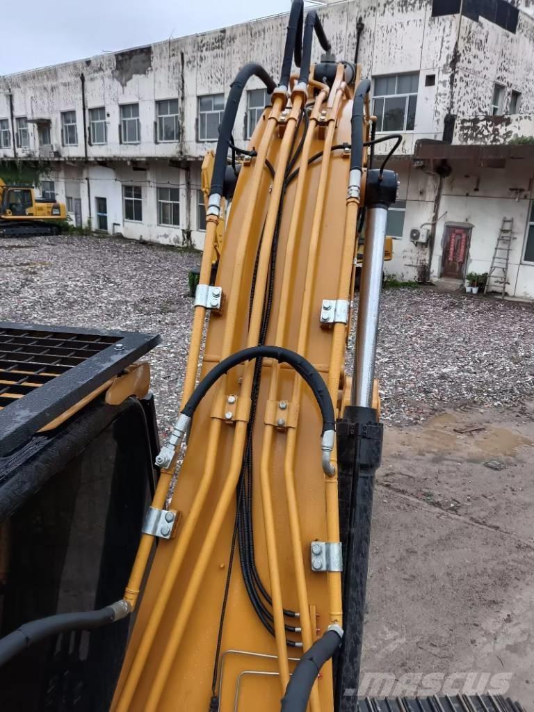 CAT 324 D L Paletli ekskavatörler