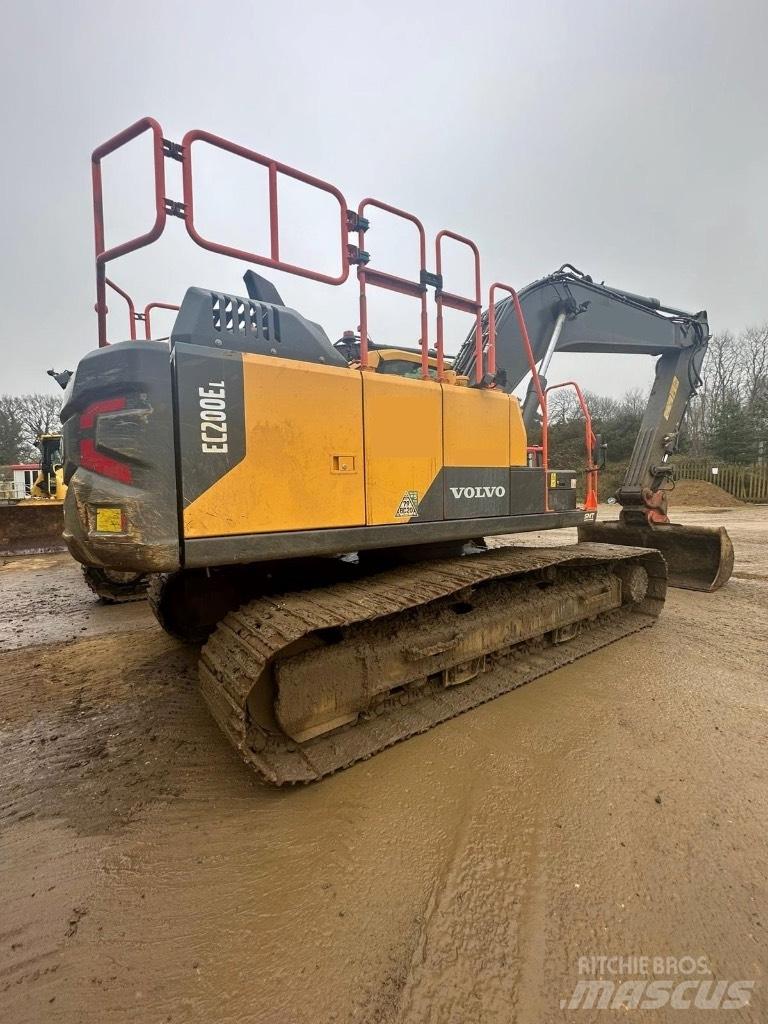 Volvo EC200EL Paletli ekskavatörler