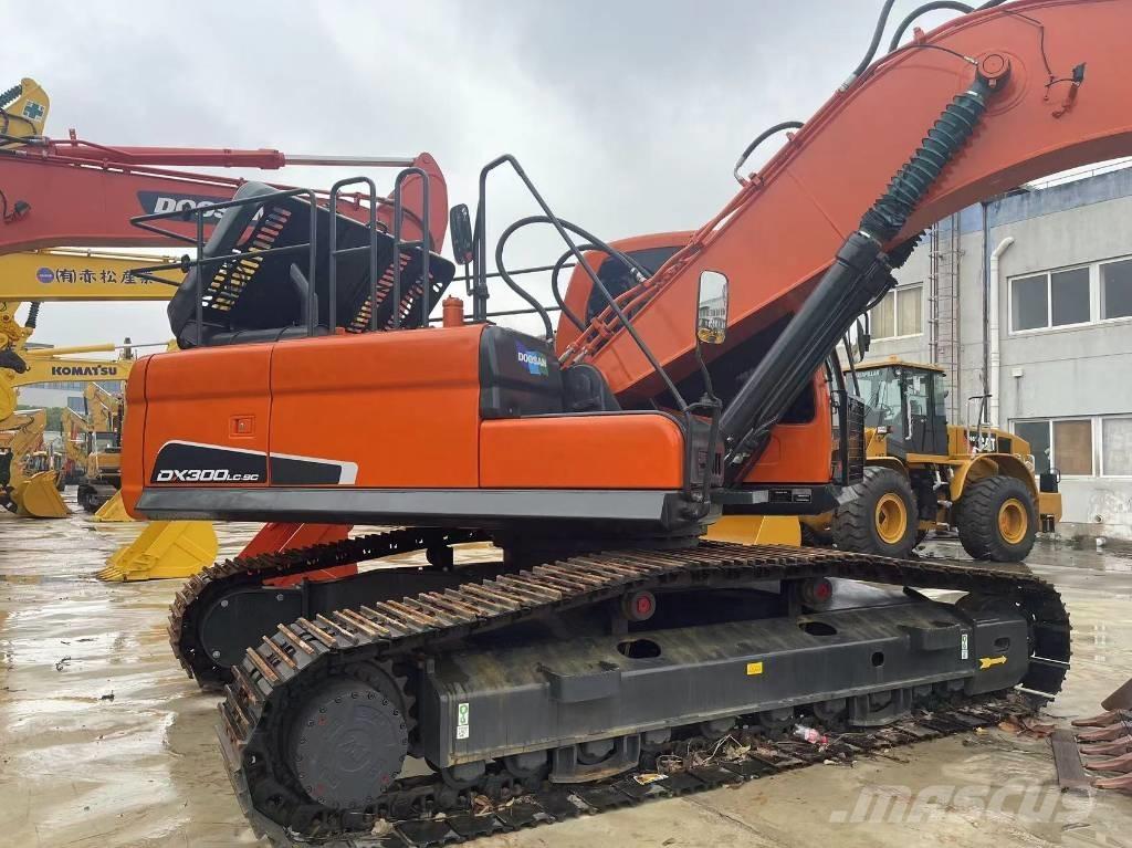 Doosan DX 300 LC Paletli ekskavatörler