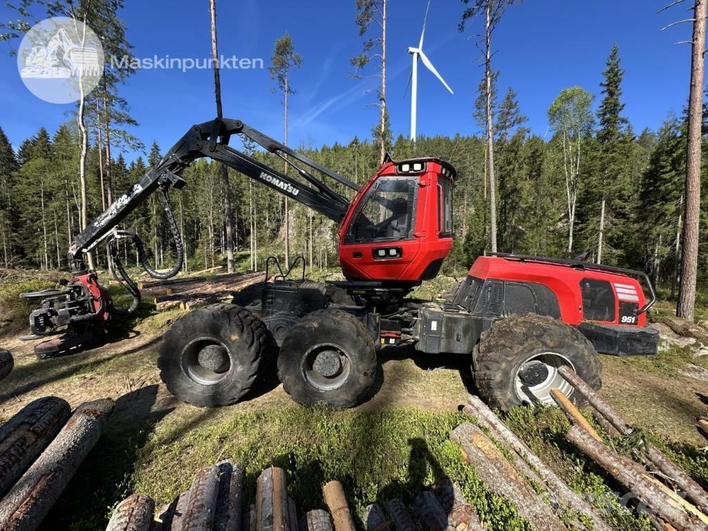 Komatsu 951 Biçerdöverler