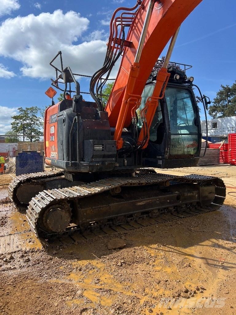 Hitachi ZX 225/6 Paletli ekskavatörler