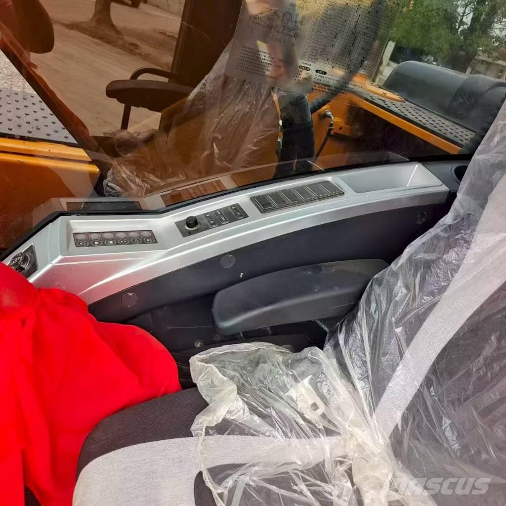 Hyundai 220LC-9S Paletli ekskavatörler