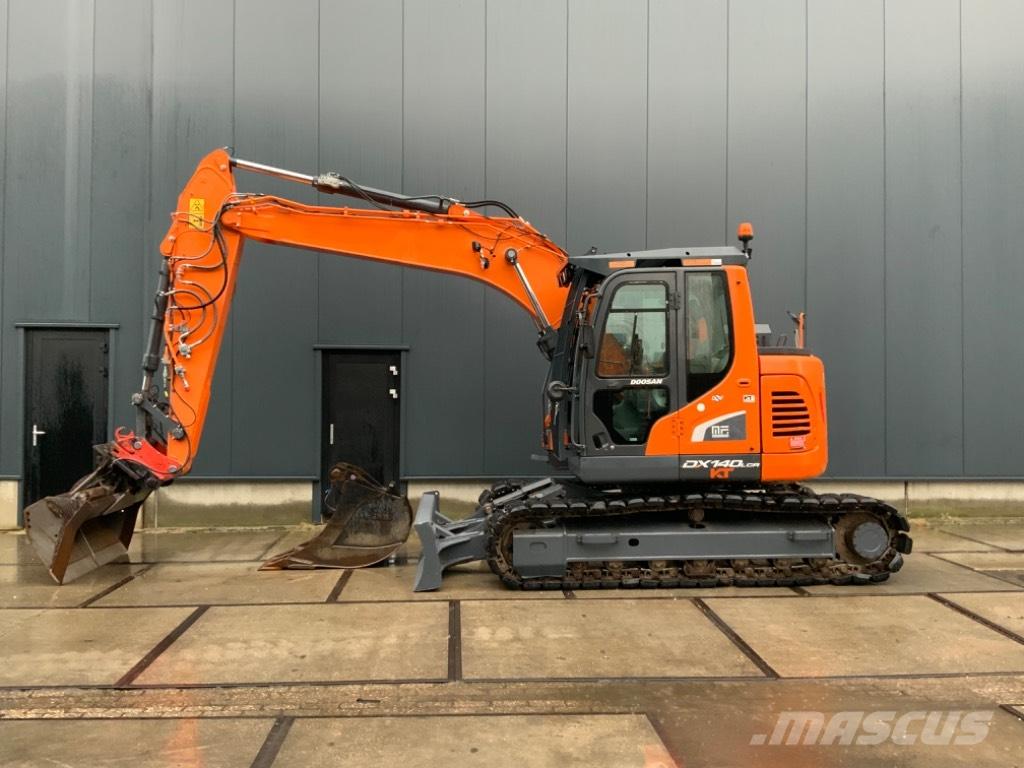 Doosan DX 140 LCR Paletli ekskavatörler