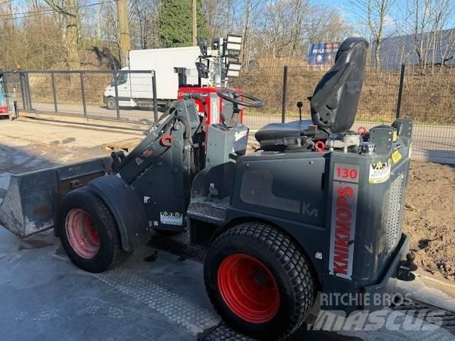 Knikmops KM 130 Mini yükleyiciler