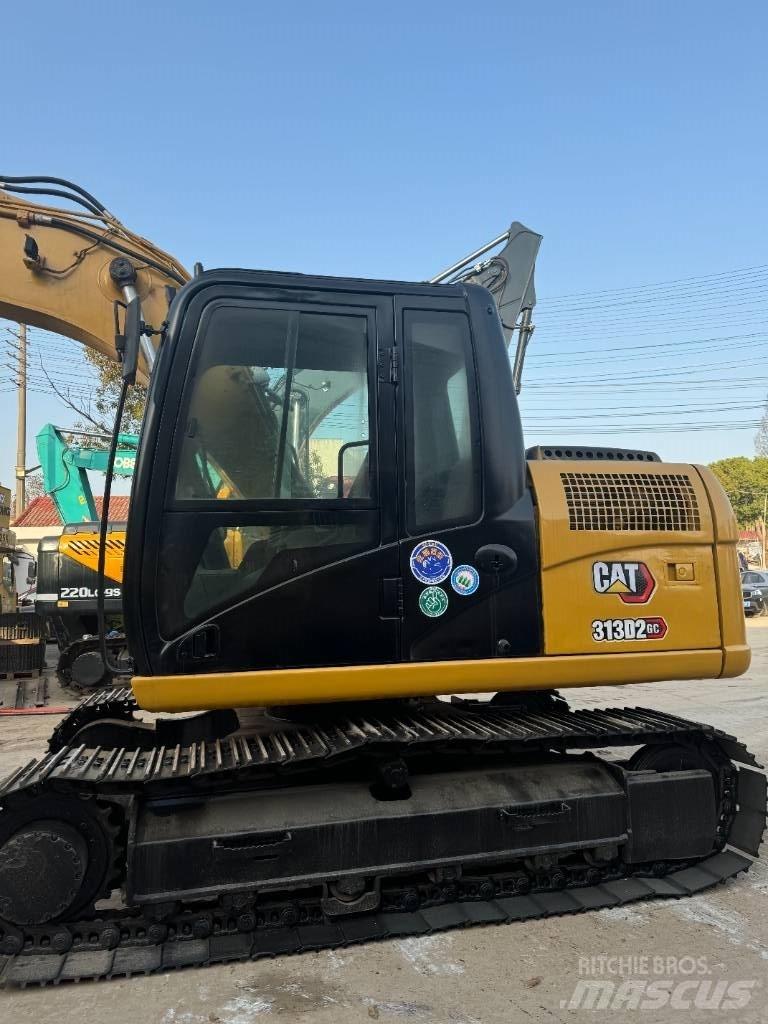 CAT 313 D Paletli ekskavatörler