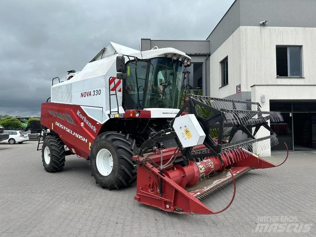 Rostselmash Nova330 Biçerdöverler