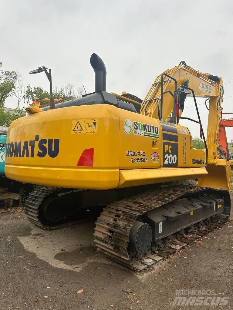 Komatsu PC 200-8 Paletli ekskavatörler