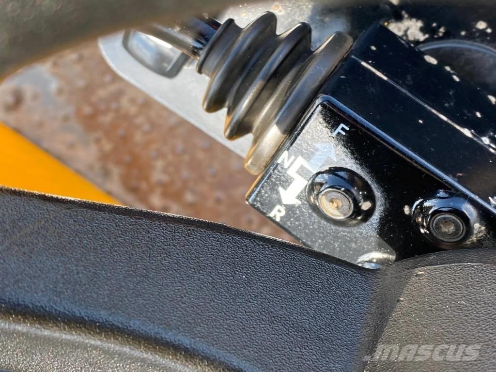 JCB 3 T-2 Belden kirma kamyonlar