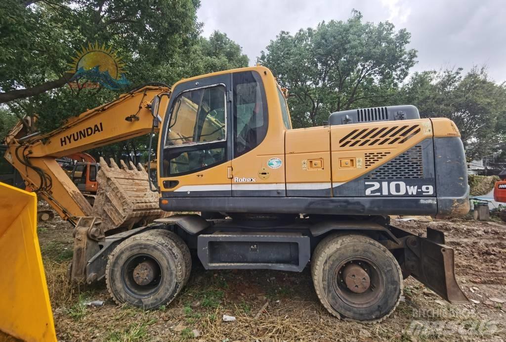 Hyundai R210W-9 Lastik tekerli ekskavatörler