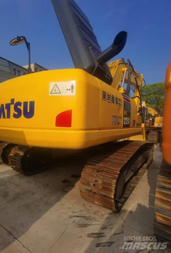 Komatsu PC 220 Paletli ekskavatörler