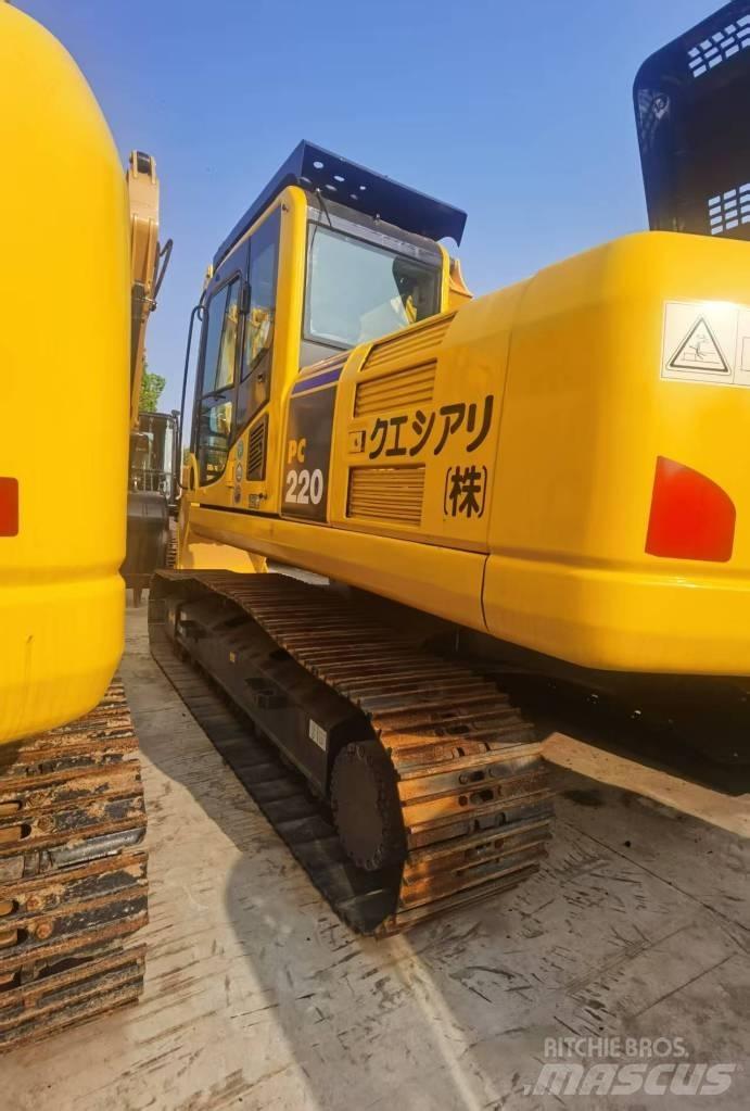 Komatsu PC 220 Paletli ekskavatörler