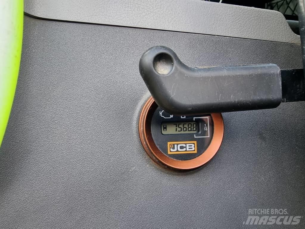 JCB 220 X Paletli ekskavatörler