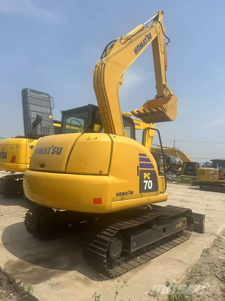 Komatsu PC 70 Paletli ekskavatörler