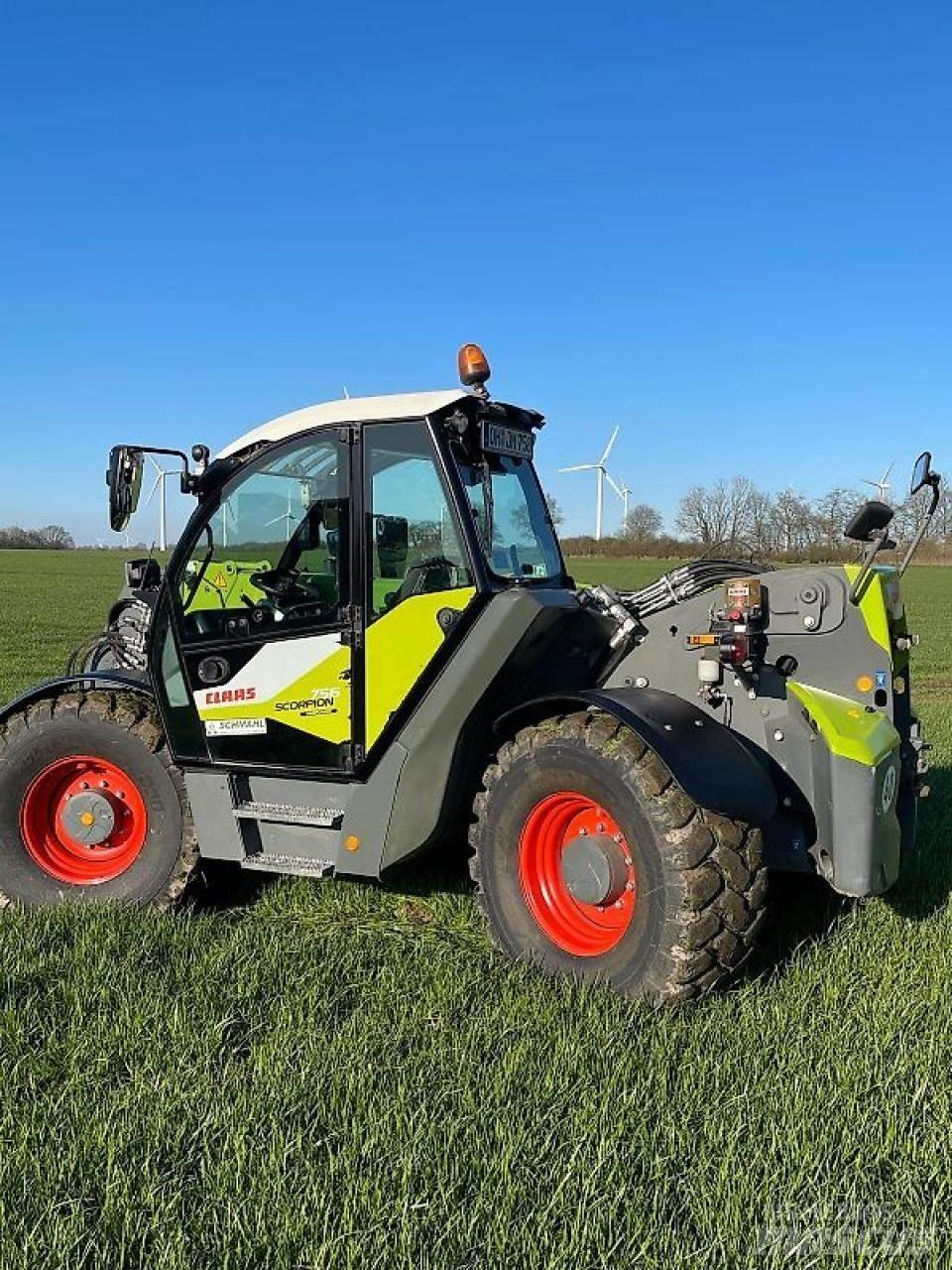 CLAAS SCORPION 756 Teleskopik personel platformları