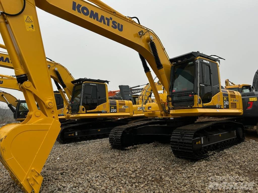 Komatsu 240-8 Paletli ekskavatörler