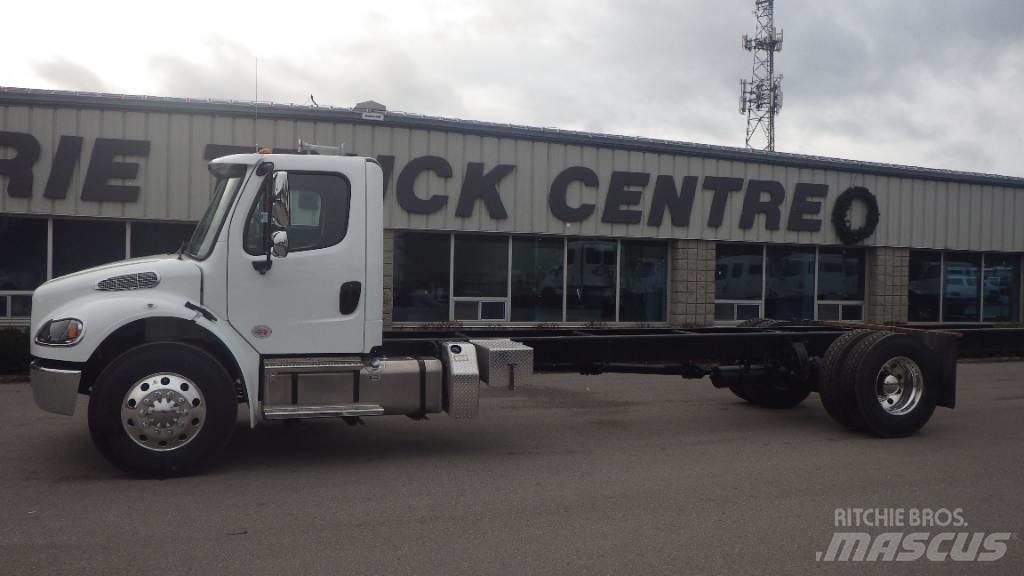 Freightliner M2 106 Çekiciler