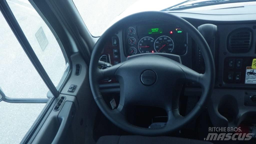 Freightliner M2 106 Çekiciler