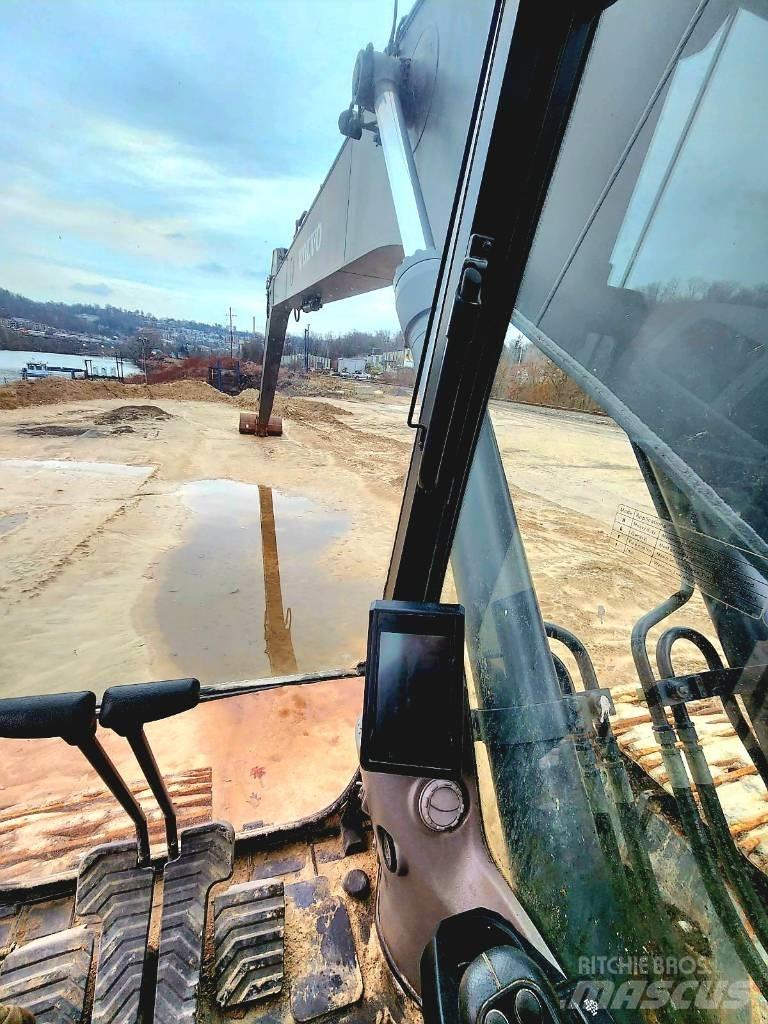 Volvo EC300ELR Paletli ekskavatörler