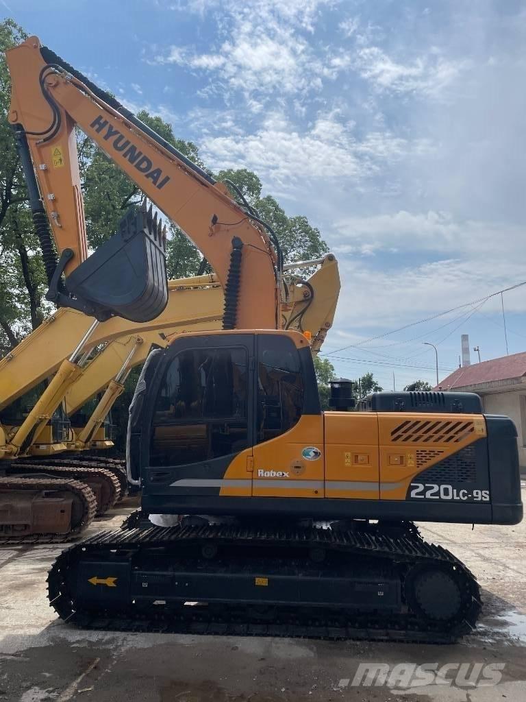 Hyundai 220LC-9S Paletli ekskavatörler